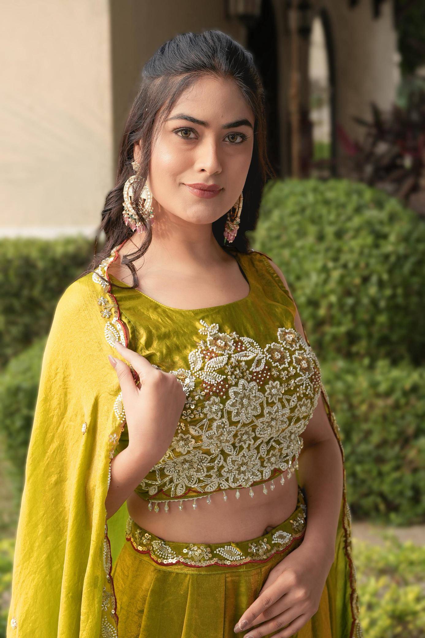 GRTN 8124 ANTIQGLD Fendy Bridal lehenga shops in Kolkata